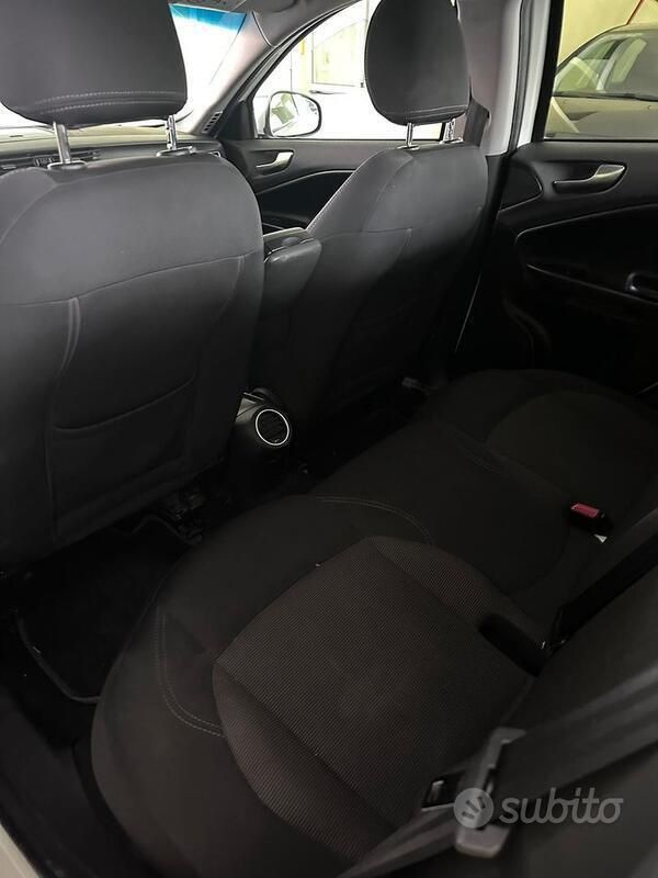 Usata Alfa Romeo Giulietta Exclusive 120 CV (88 kW) 2016 Bianco Utilitaria