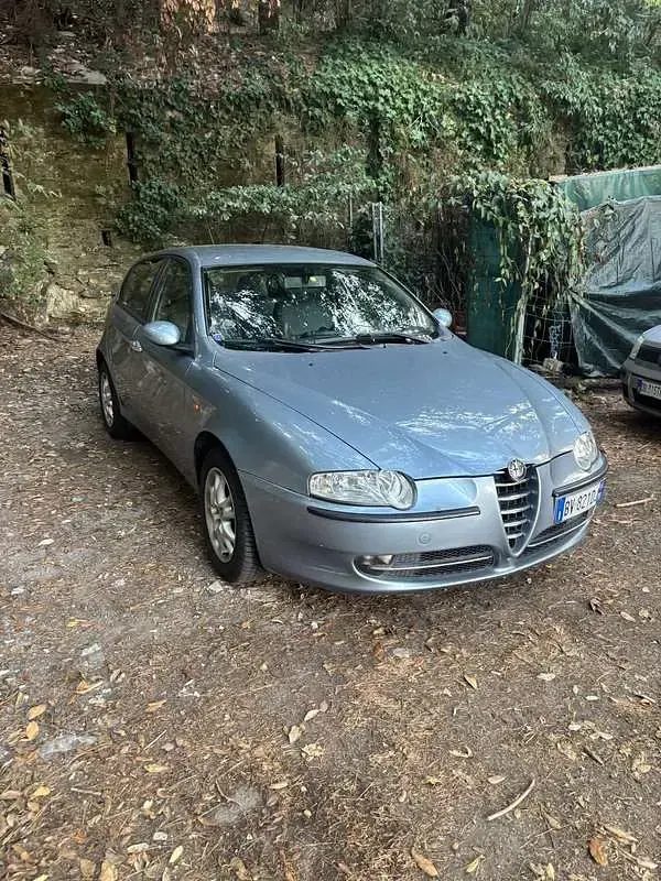 Usata Alfa Romeo 147 Progression 120 CV (88 kW) 2001 Utilitaria