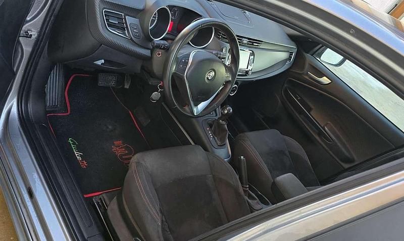 Usata Alfa Romeo Giulietta Sprint 174 CV (127 kW) 2015 Utilitaria