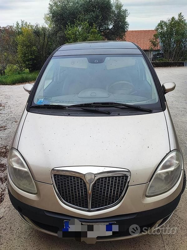 Usata Lancia Musa 95 CV (69 kW) 2007 Marrone Monovolume