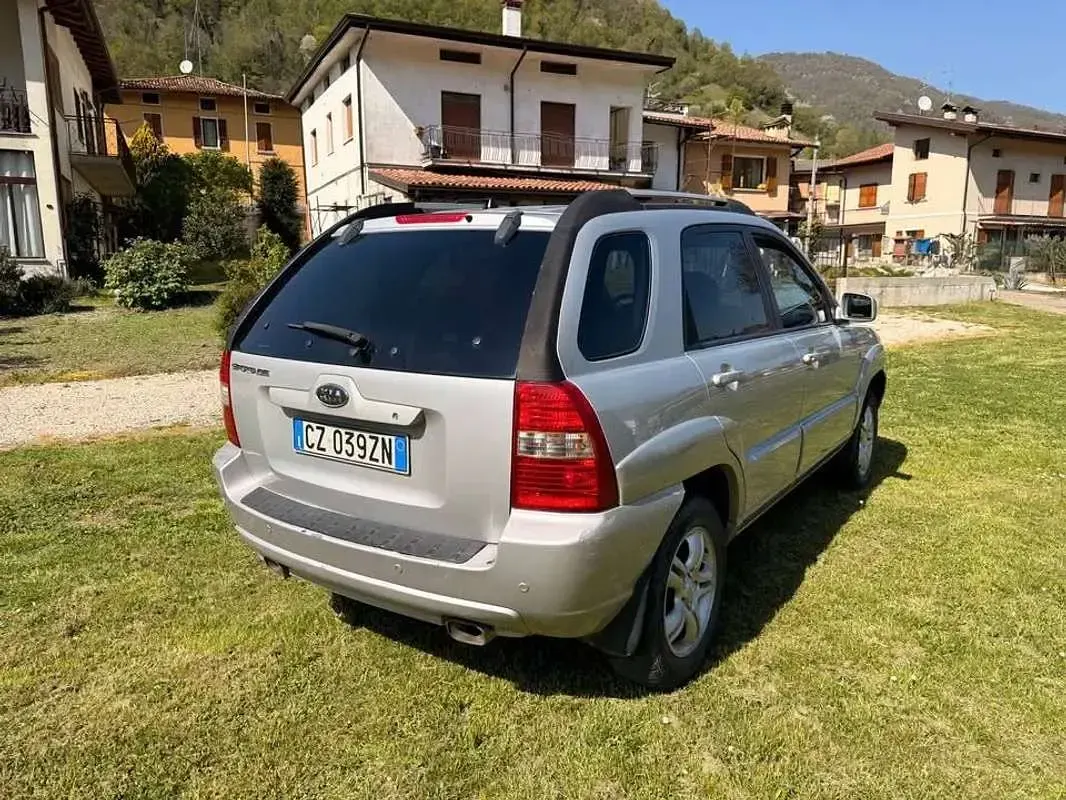 Usata Kia Sportage Active 140 CV (102 kW) 2006 Argento SUV