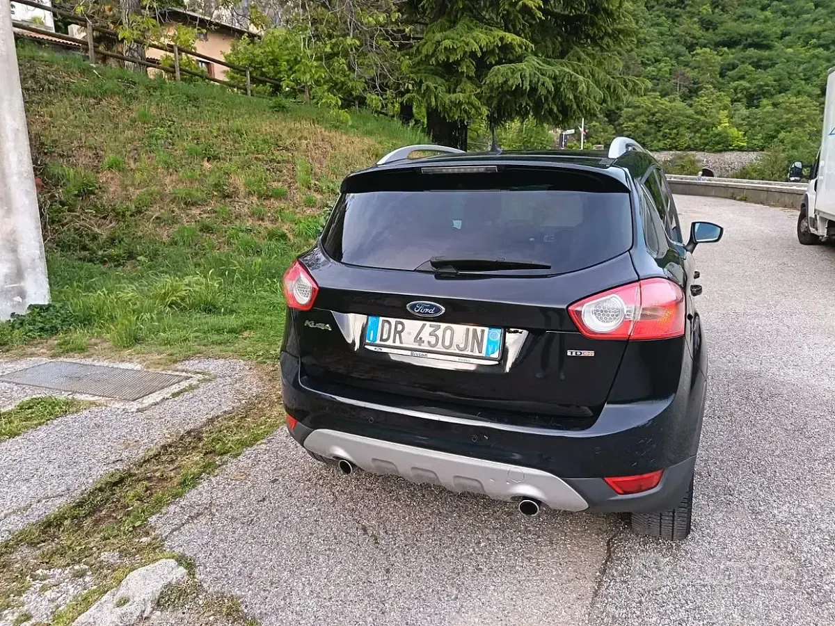 Usata Ford Kuga 136 CV (100 kW) 2008 Nero SUV