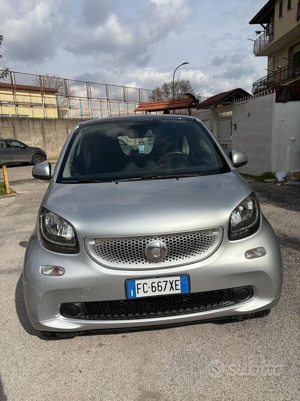 Usata 2016 Smart ForTwo Coupé Utilitaria | 8500 € (Ottimo prezzo) - Immagine 1/4