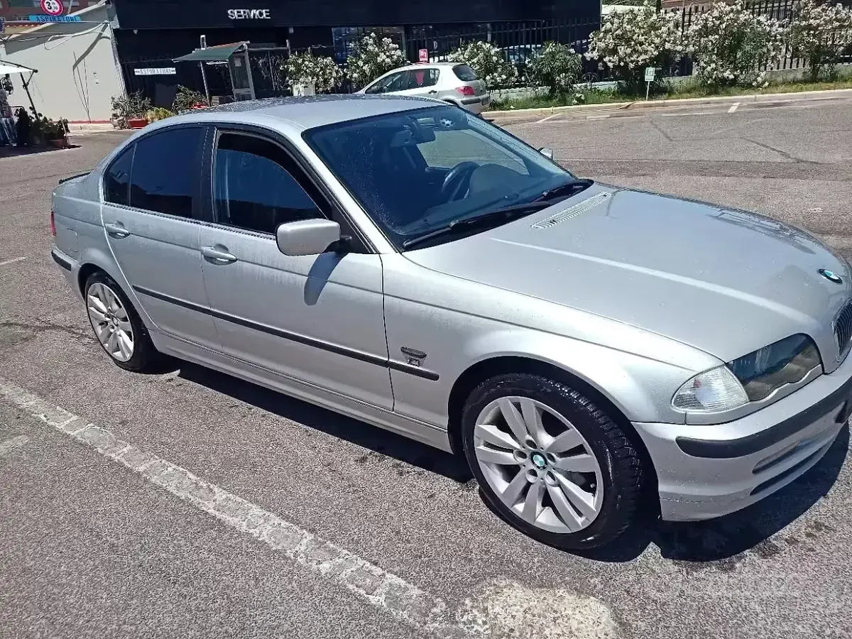 Usata BMW 320 Efficient Dynamics 150 CV (110 kW) 1999 Grigio Berlina