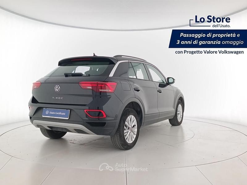 Usata VW T-Roc Life 110 CV (80 kW) 2023 Deep black perlato SUV