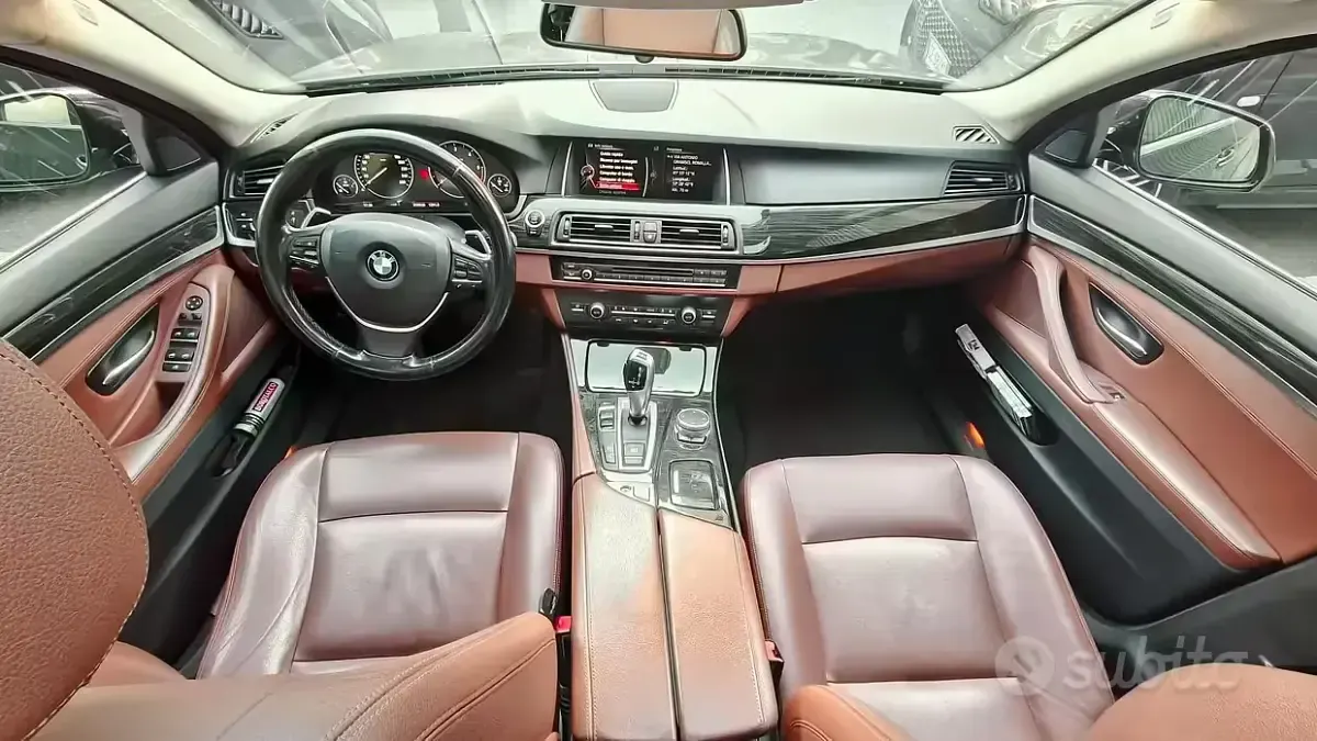 Usata BMW 520 Comfort Edition 190 CV (139 kW) 2015 Grigio Station wagon