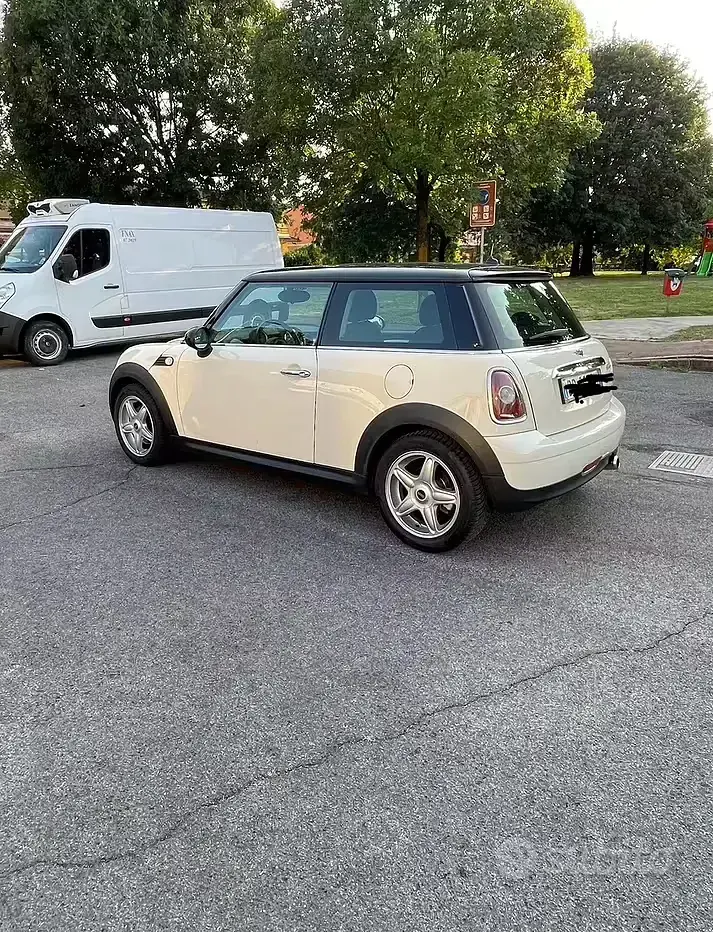 Usata Mini Cooper D 2010 Bianco Utilitaria