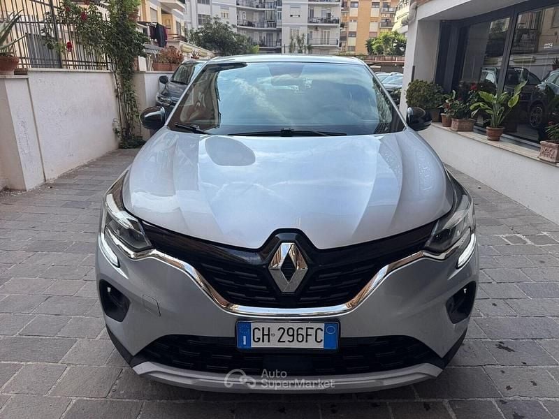 Usata Renault Captur Zen 101 CV (74 kW) 2022 Grigio SUV