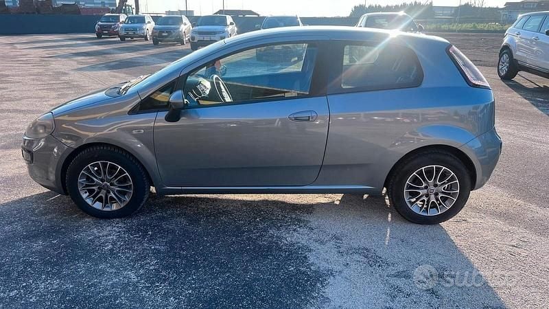Usata Fiat Punto Evo 75 CV (55 kW) 2011 Grigio Utilitaria