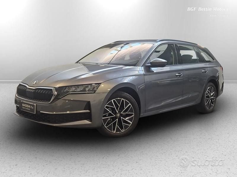Usata Skoda Octavia Executive 150 CV (110 kW) 2025 Grigio graphite metallizzato Station wagon