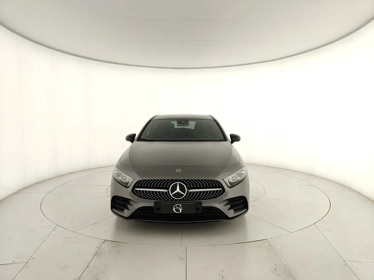 Usata Mercedes A180 Premium 116 CV (85 kW) 2020 Grigio Berlina