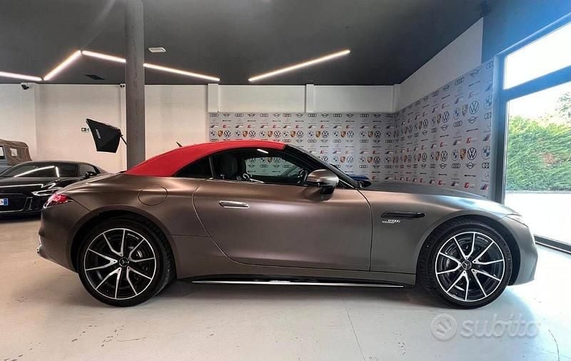 Usata Mercedes SLR McLaren Premium Plus 381 CV (280 kW) 2023 Grigio Cabrio