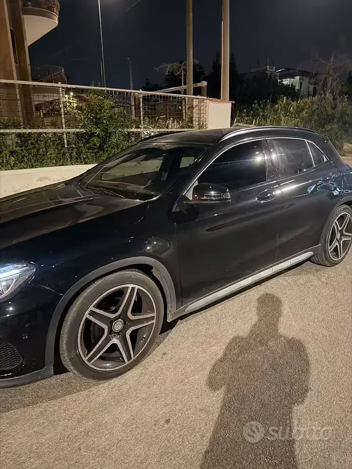 Usata Mercedes GLA200 136 CV (100 kW) 2015 Nero SUV