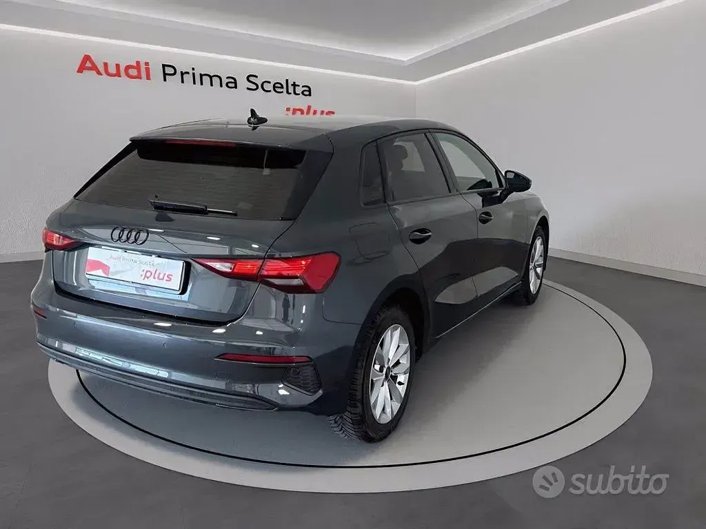 Usata Audi A3 Business 150 CV (110 kW) 2023 Grigio manatthan metalizzato Berlina