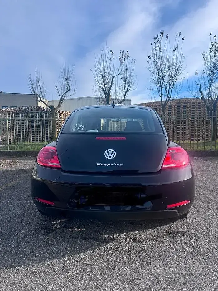 Usata VW Beetle 105 CV (77 kW) 2013 Nero Utilitaria