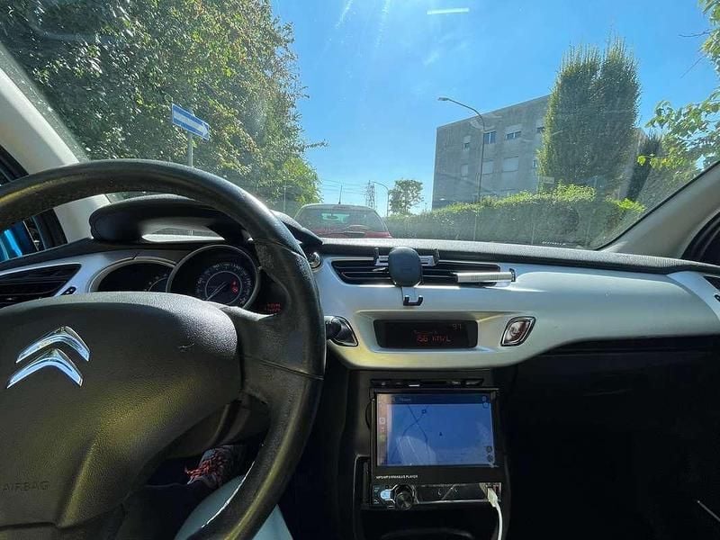 Blu/azzurro Usata 2011 Citroën C3 Exclusive Due volumi | 4200 € (Buon prezzo) - Immagine 1/4