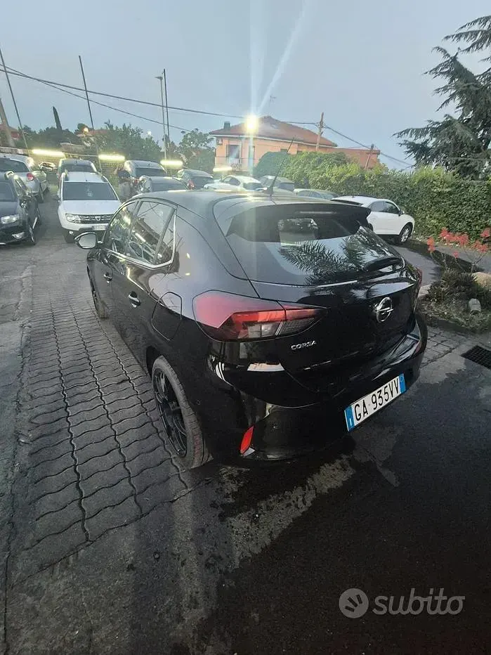 Usata Opel Corsa GS Line 102 CV (75 kW) 2020 Nero Utilitaria