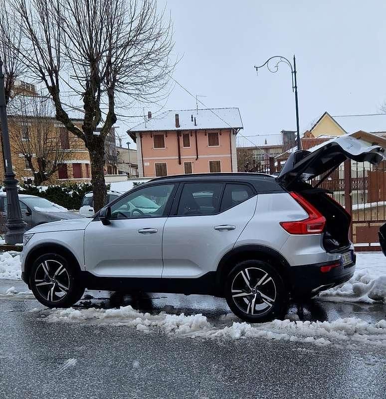 Usata Volvo XC40 R-Design 150 CV (110 kW) 2019 Grigio SUV