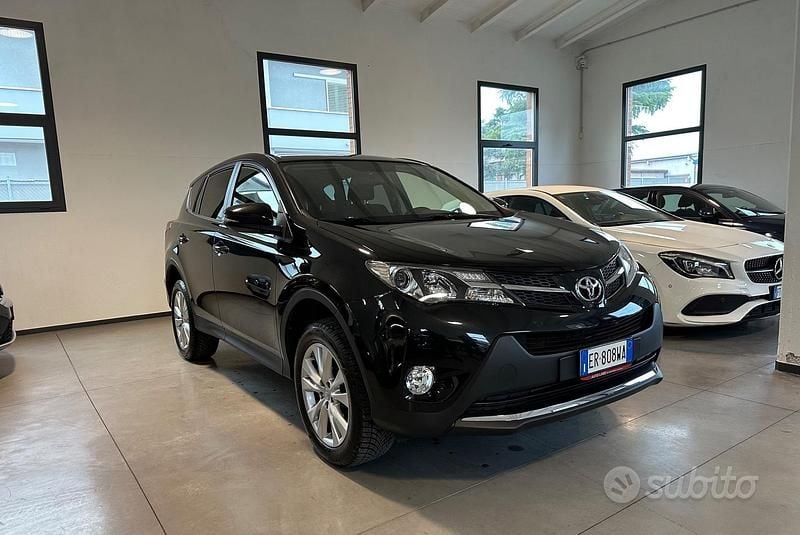 Usata Toyota RAV4 Lounge 150 CV (110 kW) 2013 Nero SUV