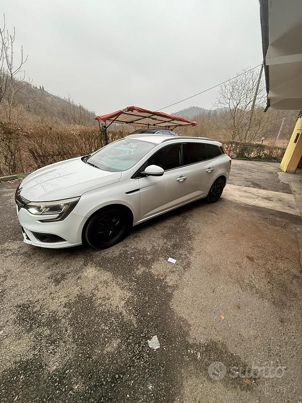 Usata Renault Mégane GrandTour 110 CV (80 kW) 2017 Bianco Station wagon
