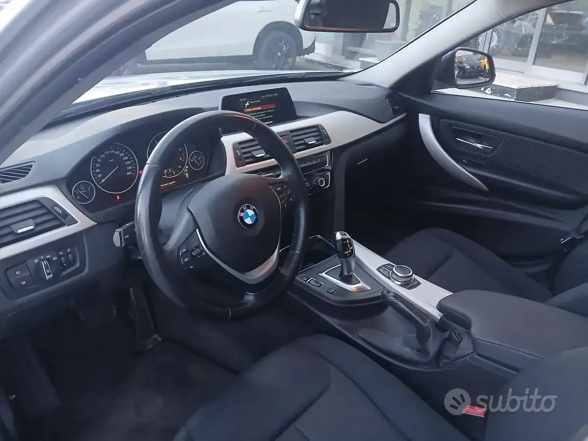 Usata BMW 318 Advantage 150 CV (110 kW) 2018 Grigio Station wagon