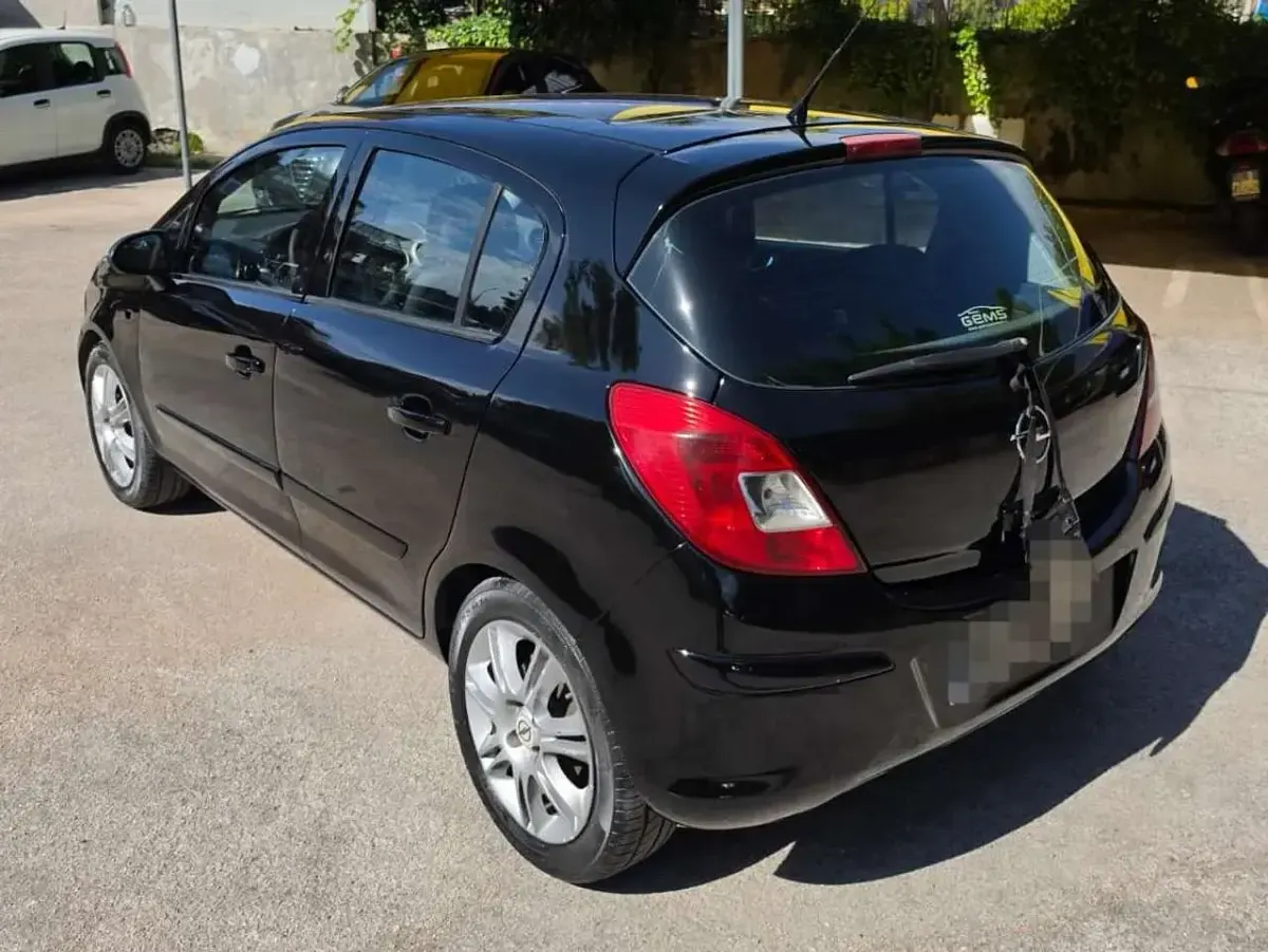Usata Opel Corsa Enjoy 80 CV (58 kW) 2007 Nero Utilitaria
