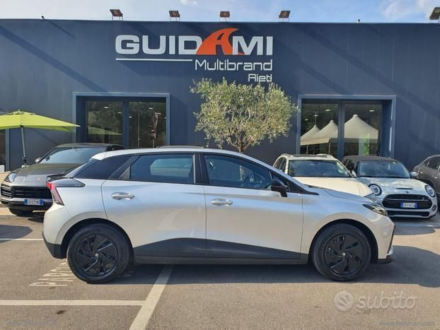 Usata MG MG4 EV 125 kW (170 CV) 2023 Argento Utilitaria