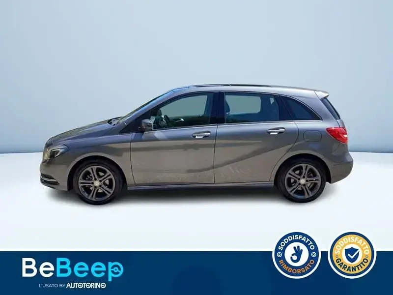 Usata Mercedes B180 Premium 109 CV (80 kW) 2014 Grigio metallizzato Utilitaria