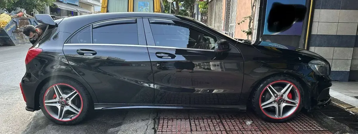 Usata Mercedes A180 AMG 122 CV (89 kW) 2013 Nero Utilitaria