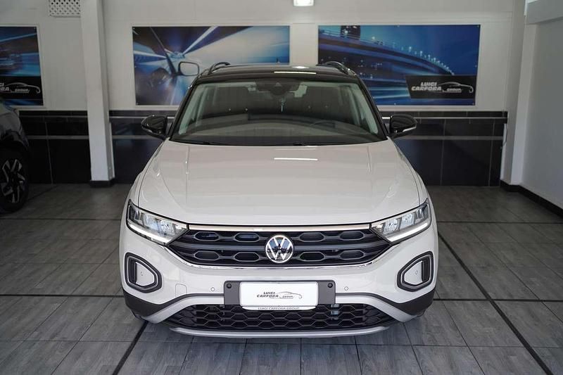 Usata VW T-Roc Life 110 CV (80 kW) 2023 Ascort grey SUV