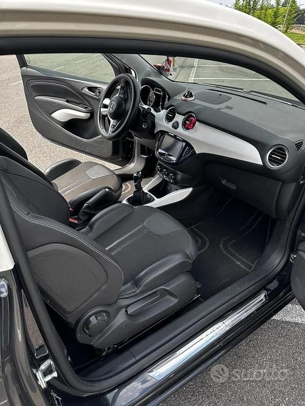 Usata Opel Adam Glam 87 CV (63 kW) 2013 Nero Utilitaria