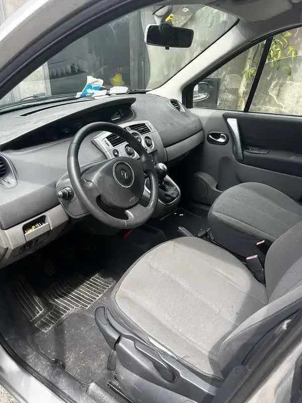 Usata Renault Scénic III 106 CV (77 kW) 2009 Monovolume