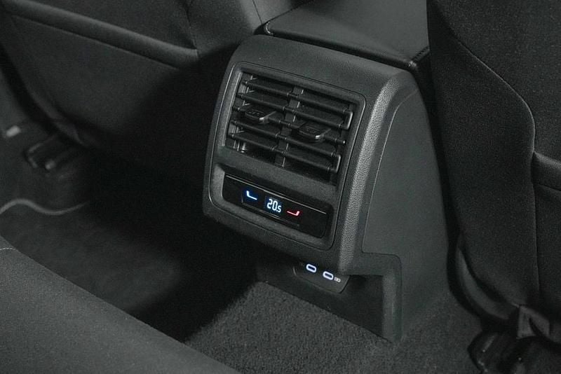 Usata VW Golf VIII Life 115 CV (84 kW) 2025