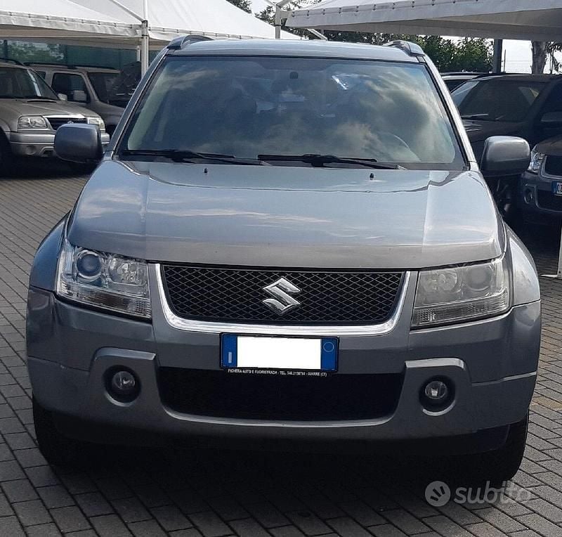 Usata Suzuki Grand Vitara 140 CV (102 kW) 2006 Grigio SUV