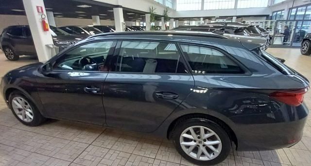 Usata Seat Leon Style 116 CV (85 kW) 2023 Grigio Station wagon