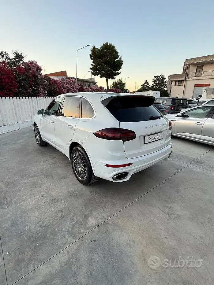 Usata Porsche Cayenne 250 CV (183 kW) 2015 Bianco SUV