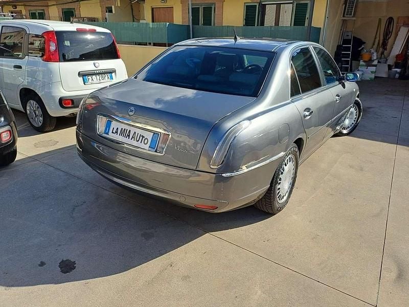 Grigio Usata 2003 Lancia Thesis Tre volumi | 3900 € (Super prezzo) - Immagine 1/4