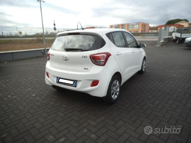 Usata Hyundai i10 67 CV (49 kW) 2015 Bianco Utilitaria