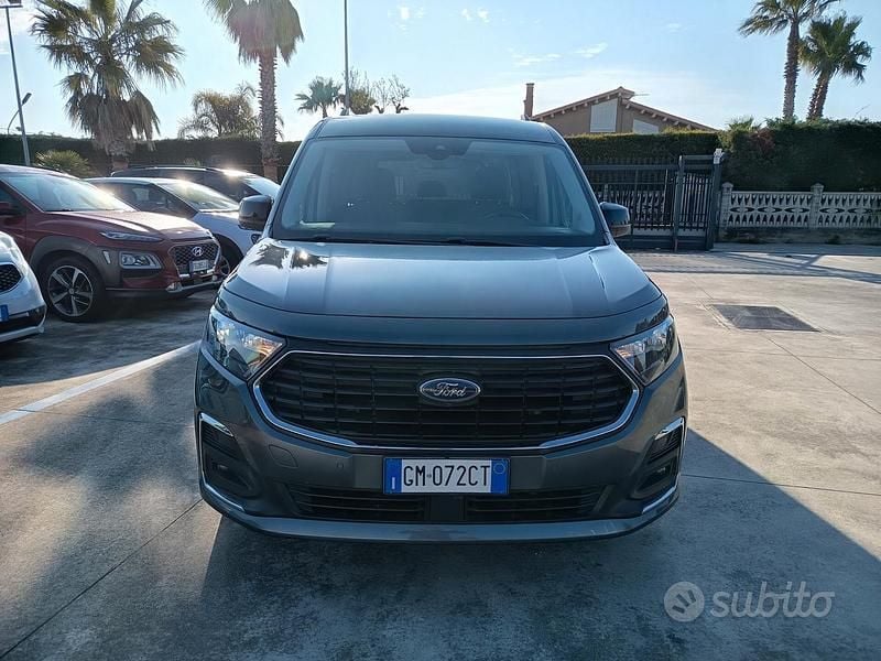 Usata Ford Tourneo Connect Titanium 102 CV (75 kW) 2023 Grigio Monovolume
