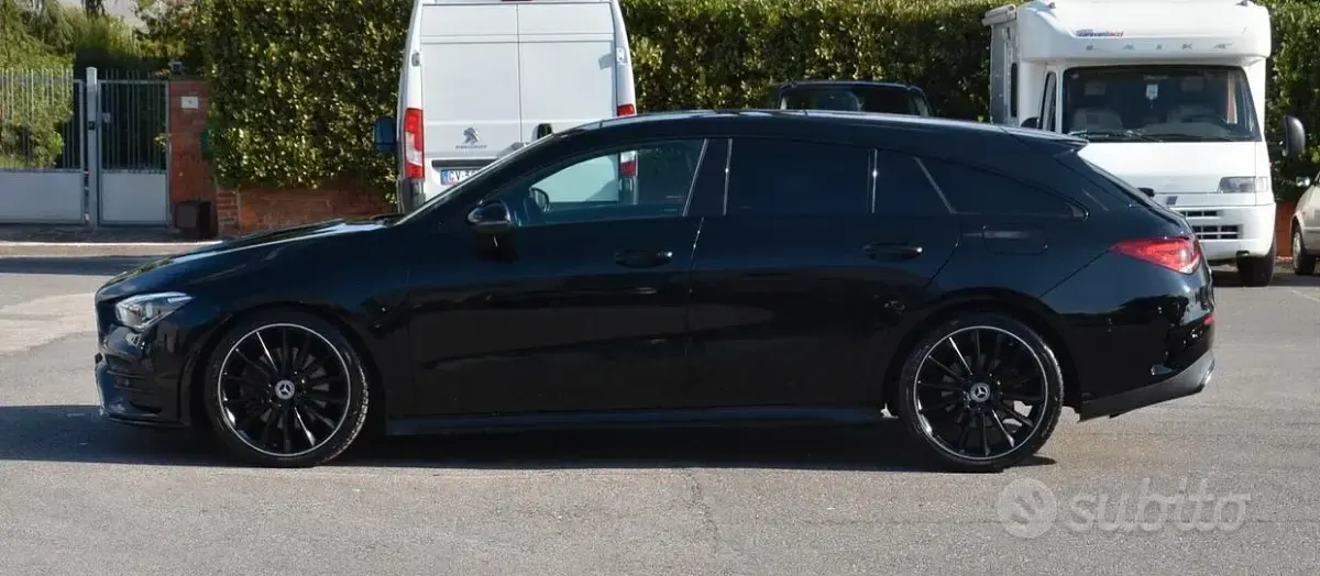 Gebraucht Mercedes CLA200 Shooting Brake Premium 150 PS (110 kW) 2022 Schwarz Kombi