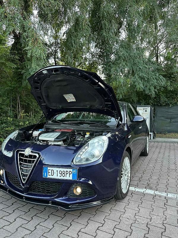 Usata Alfa Romeo Giulietta 120 CV (88 kW) 2010 Blu Utilitaria