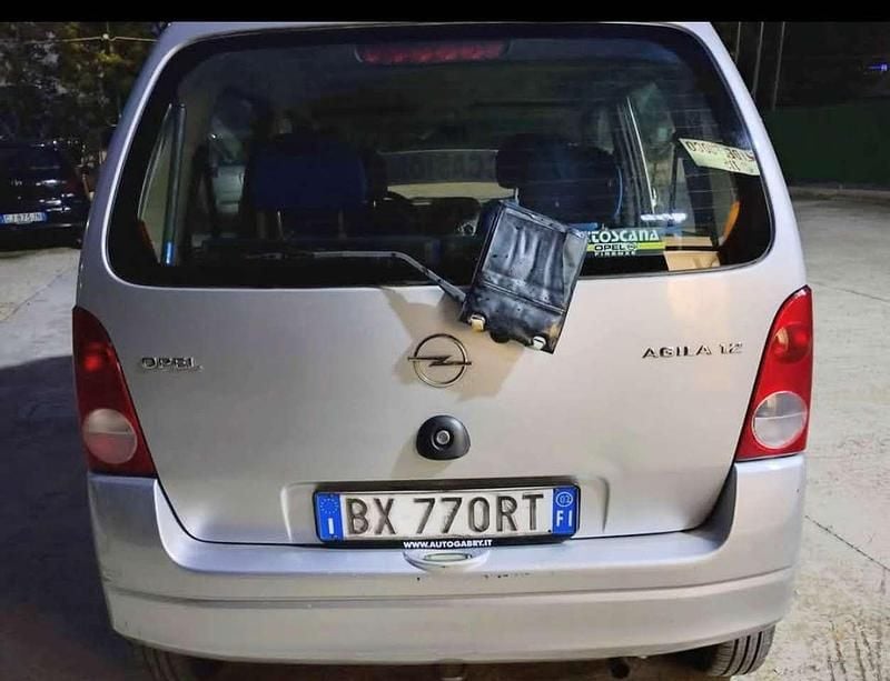 Usata Opel Agila Color Edition 75 CV (55 kW) 2002 Argento Monovolume