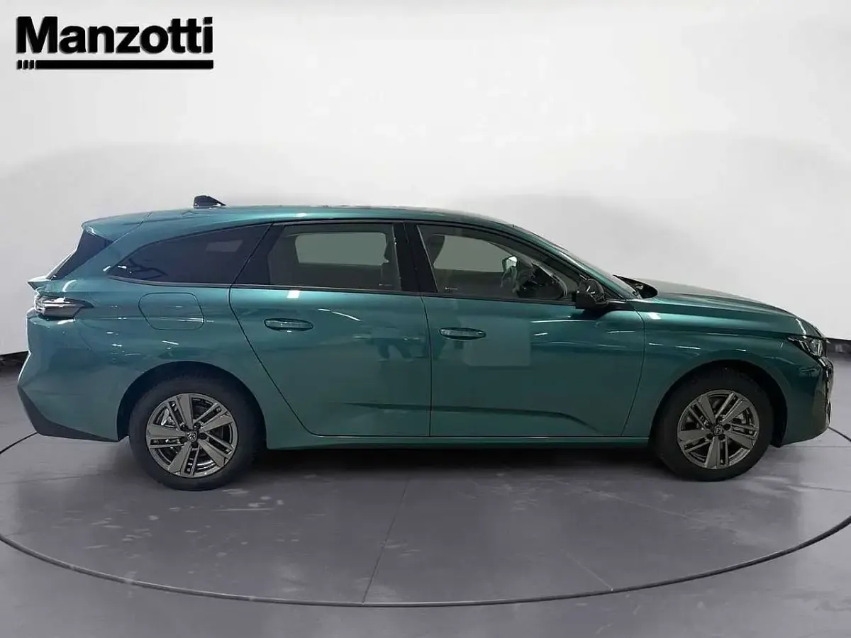 Nieuw Peugeot 308 SW Active 136 PK (100 kW) 2025 Blauw Stationwagen