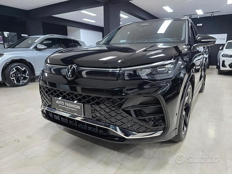 Usata VW Tiguan R-line 150 CV (110 kW) 2025 Nero SUV