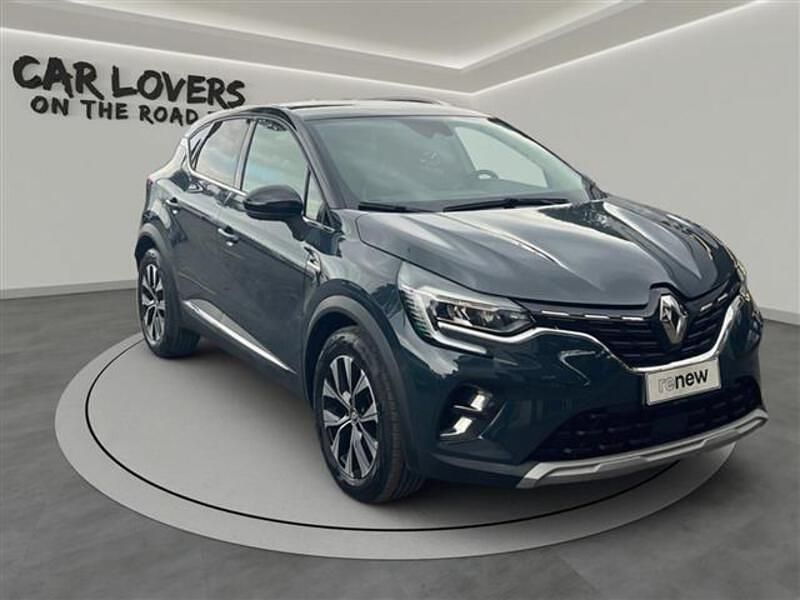 Usata Renault Captur Techno 145 CV (106 kW) 2023 Blu scuro SUV