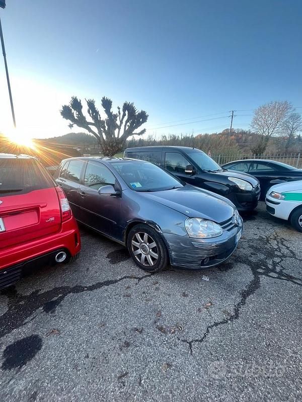 Usata VW Golf V 2006 Grigio Utilitaria