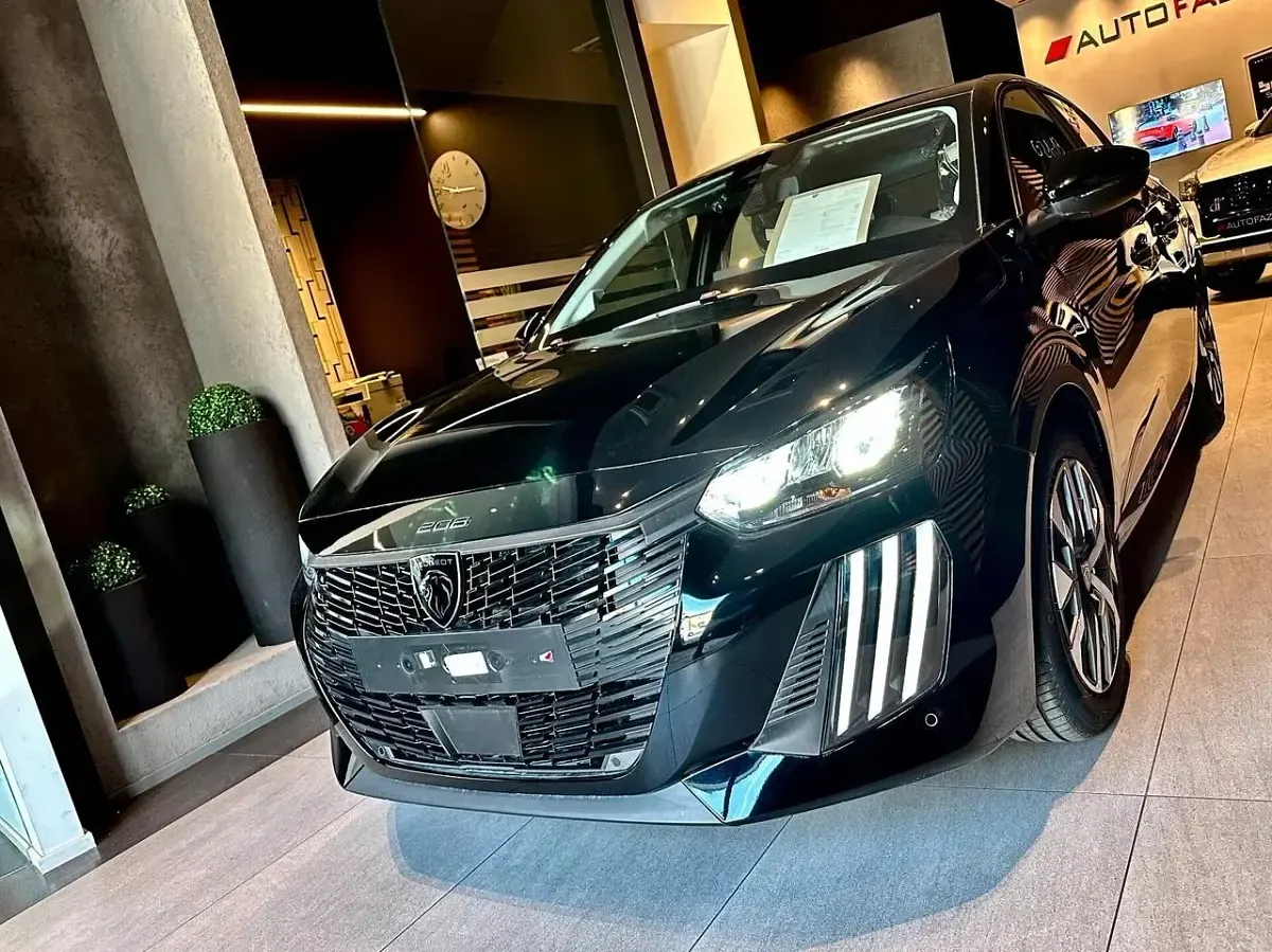 Nuova Peugeot 208 100 CV (73 kW) 2026 Nero Utilitaria