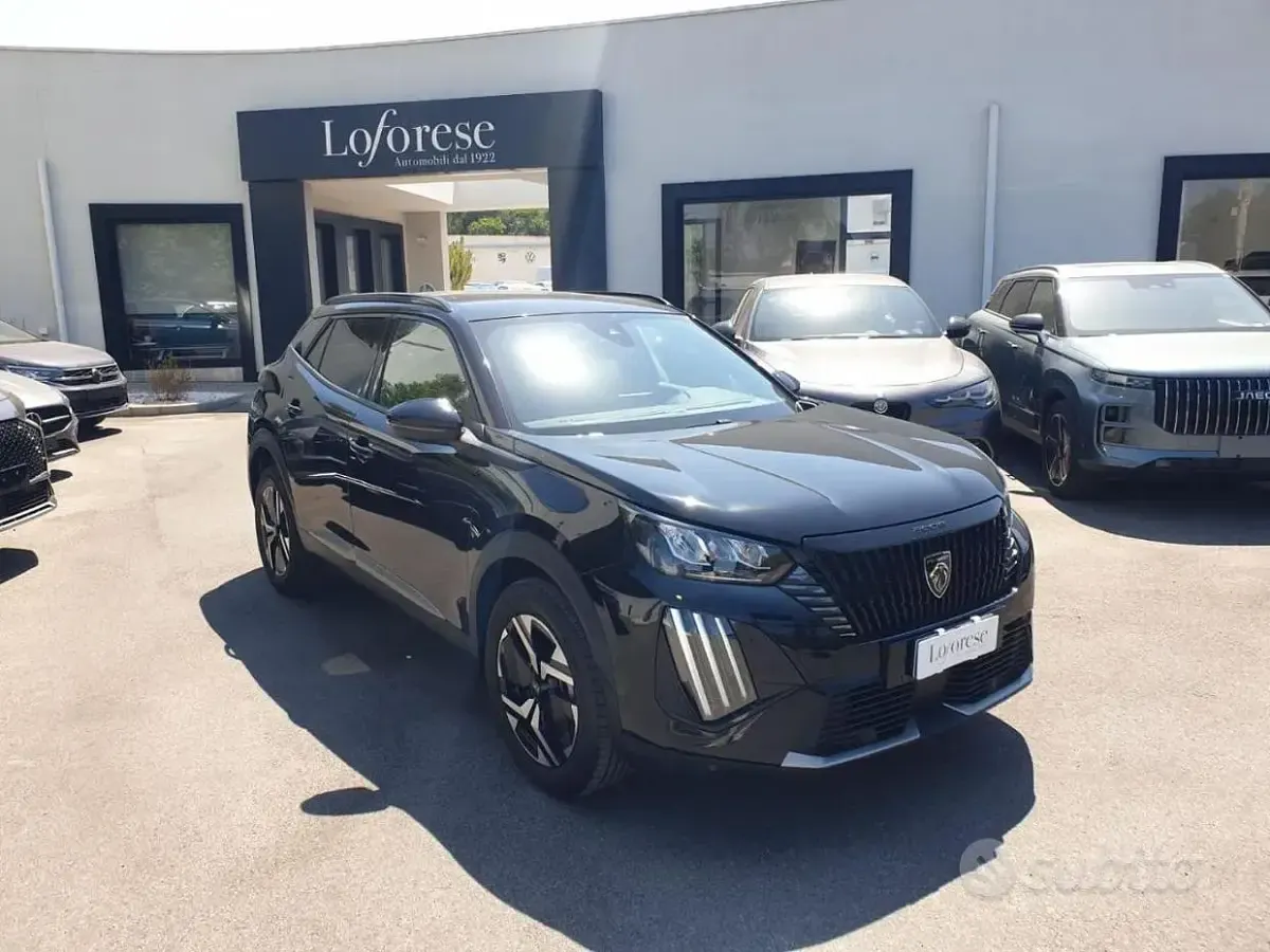 Usata Peugeot 2008 Allure 101 CV (74 kW) 2025 Nero metallizzato SUV