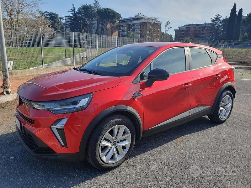 Rosso Usata 2025 Renault Captur Evolution SUV | 21.500 € (Buon prezzo) - Immagine 1/4