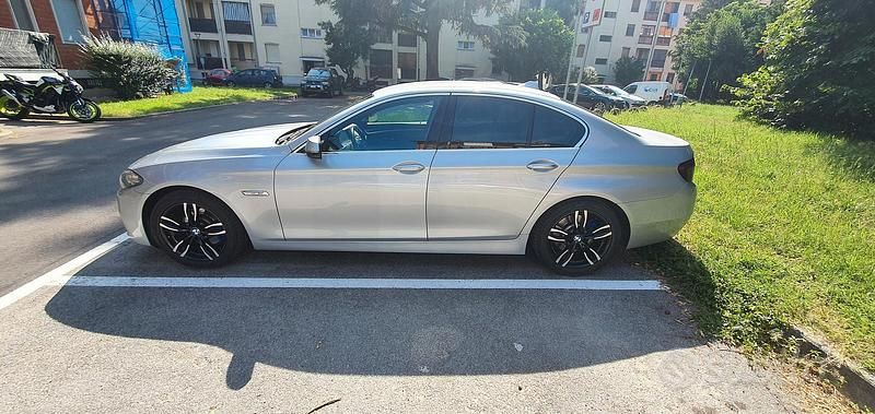 Usata BMW 520 Luxury Line 190 CV (139 kW) 2015 Grigio Berlina